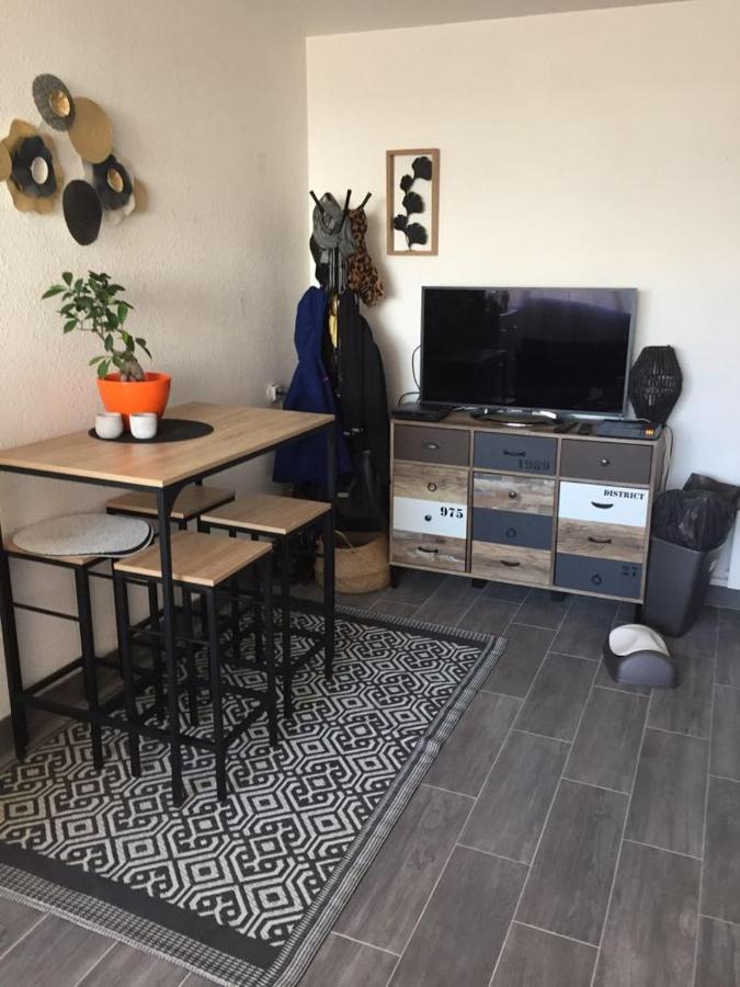 Appartement T2 27m² meublé, vue mer à 50m de la plage Narbonne-Plage Extérieur photo